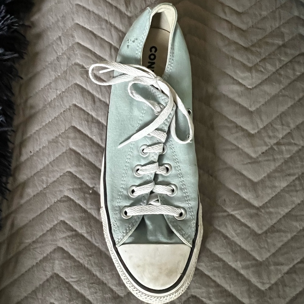 Rare size 10, pale blue, converse, all-star, tennis shoes